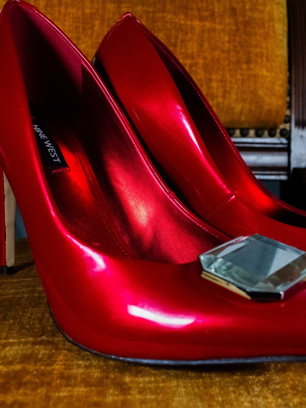 SIZE 9 “Faras” Nine West Ruby Red Patent Pointed-Toe Pumps
